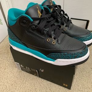 Youth size 5 Jordan Retro 3